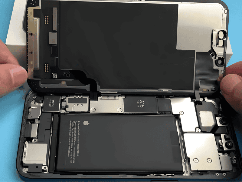 Thumbnail iPhone 13 Display Reparaturanleitung 11